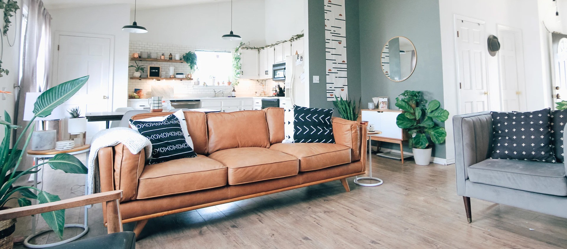 Three Bedrooms Room Luxurious Apartments